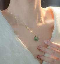 Load image into Gallery viewer, Jade Donut Necklace