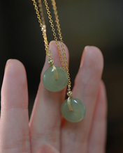 Load image into Gallery viewer, Jade Donut Necklace